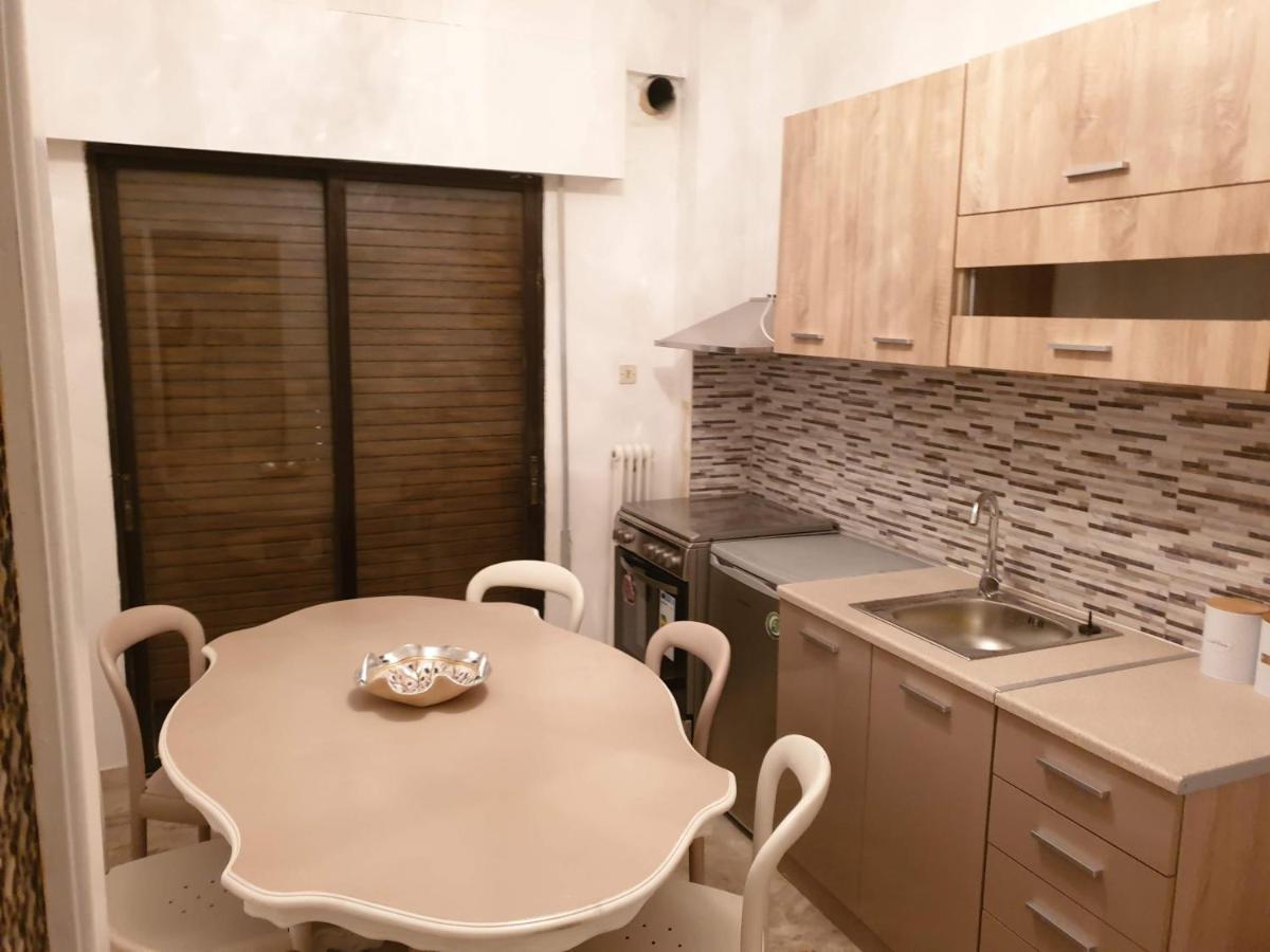 Lemesou Apartments Patras Buitenkant foto